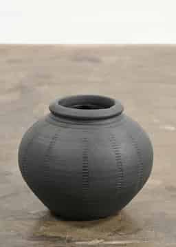 Terracotta vase S - Black
