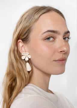 BOHEMIAN FLOWER EARRINGS - BEIGE