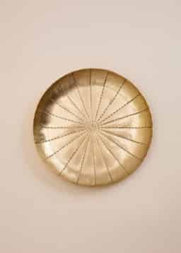 ROUND BRASS TRAY - BRASS