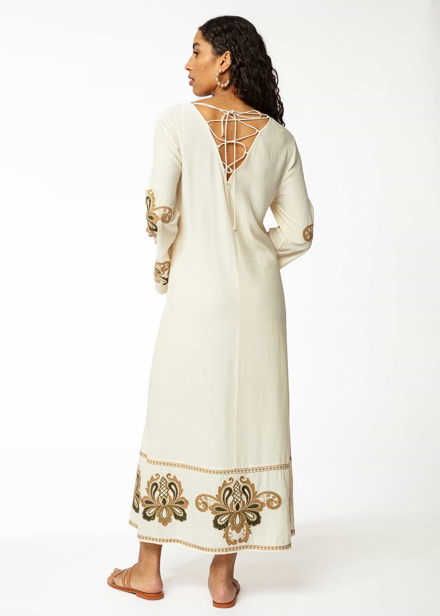 AZIZA Lang kjole med broderi - Beige 3 - Indiska