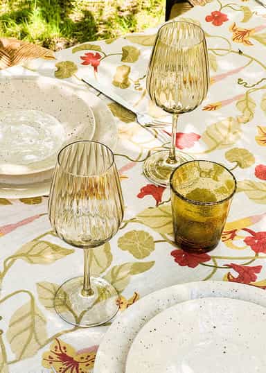 Lin Blommig linneduk - Beige 2 - Indiska