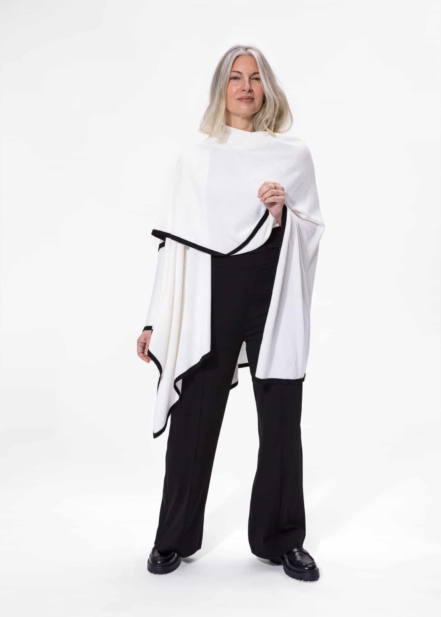 EVY Poncho puuvillasta ja viskoosista - Beige 2 - Indiska