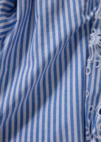 NALA Randig klänning i broderie anglais - Blå 8 - Indiska