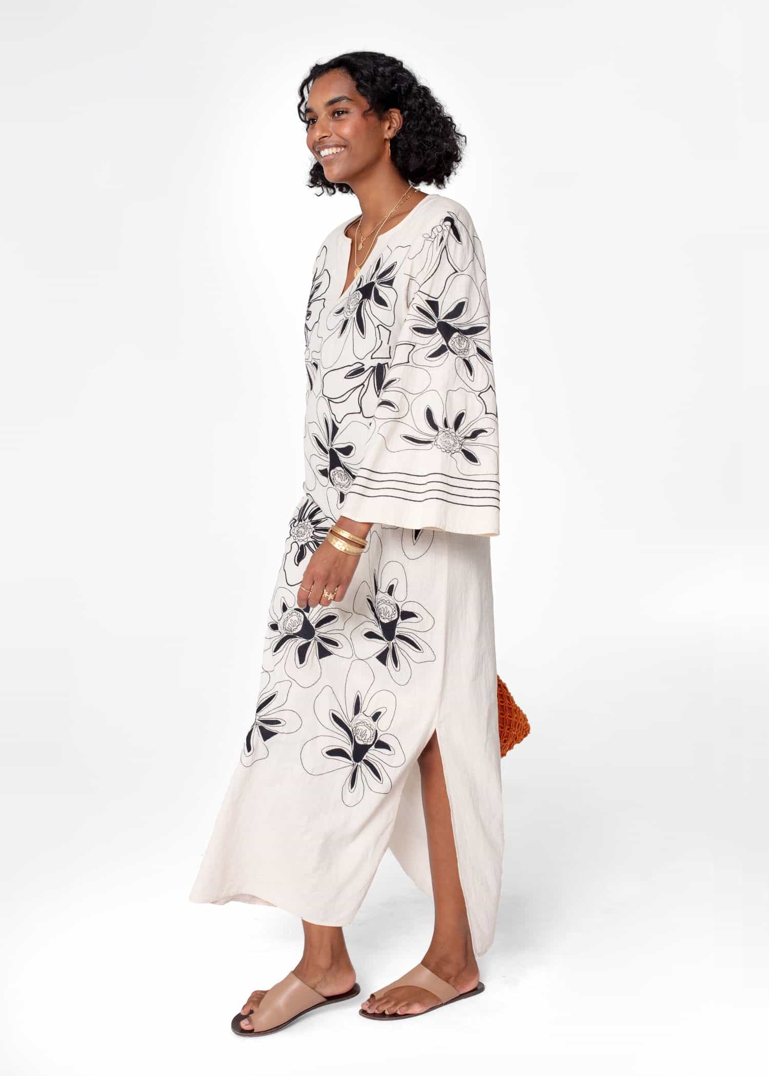 BODE Broderad lång kaftan - Beige 4 - Indiska