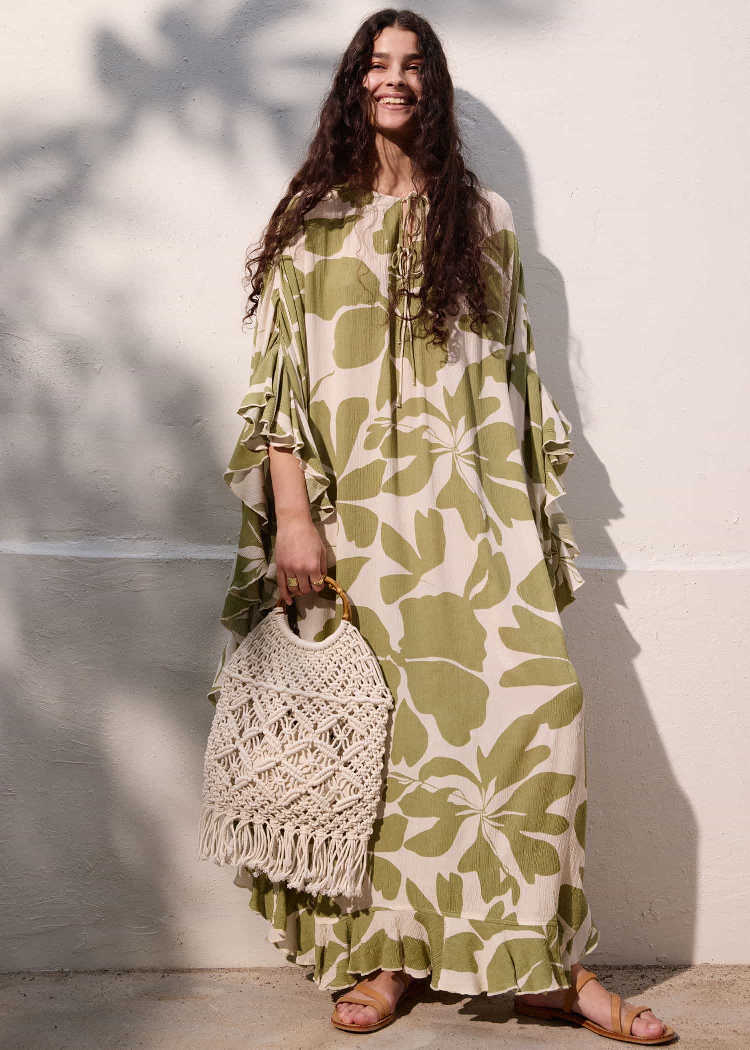 RUBY Mönstrad kaftan med volang - Grön 1 - Indiska