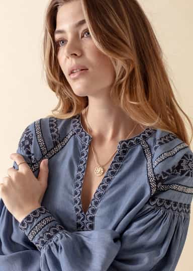 MARYLIN Blå broderad blus - Blå 2 - Indiska