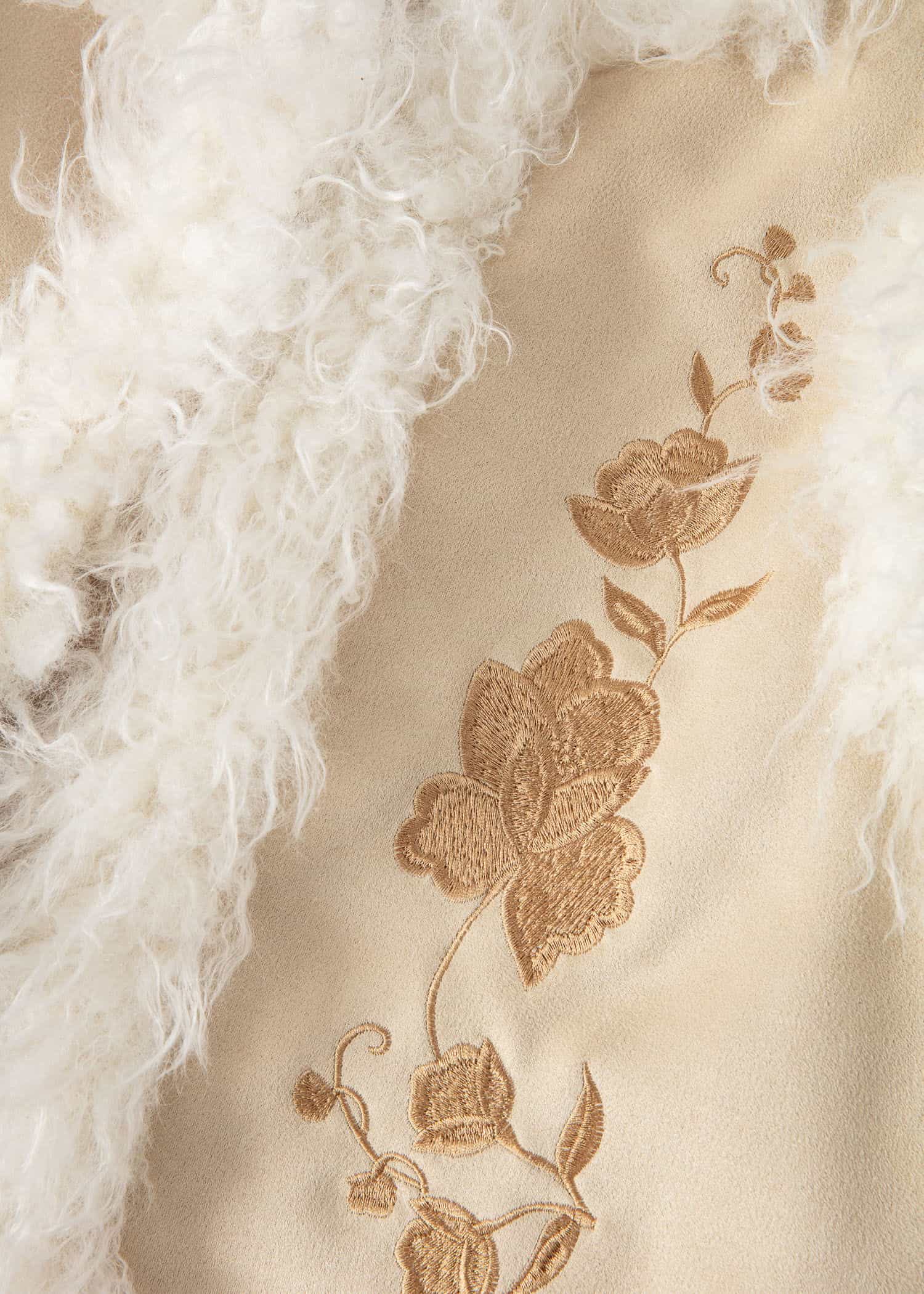 GILLIAN Broderad väst med fuskpäls - Beige 6 - Indiska