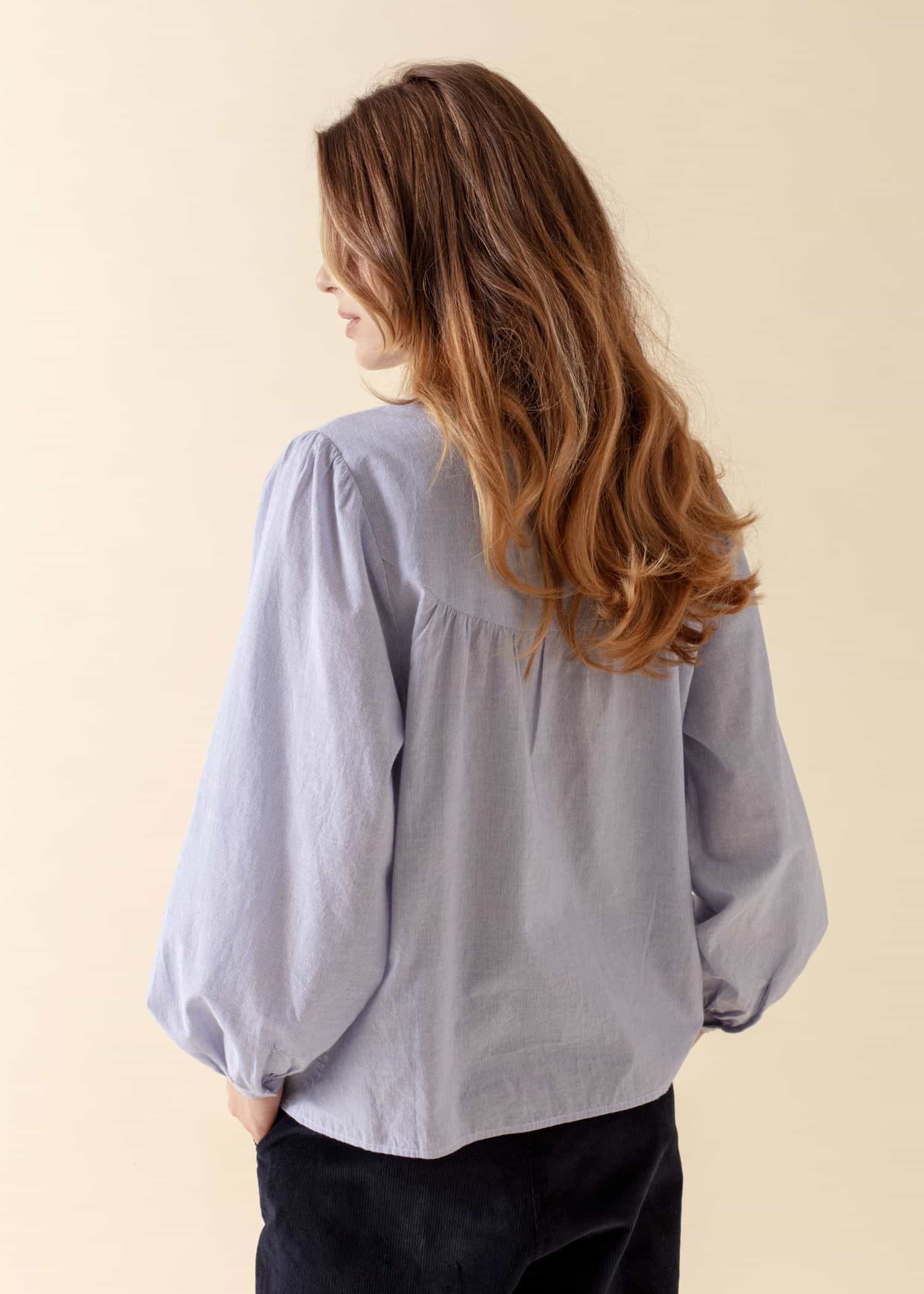 NILA Lyseblå brodert bluse - Blå 4 - Indiska