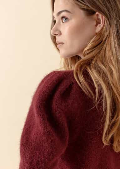 LILI Vinröd tröja med puffärm - Röd 1 - Indiska