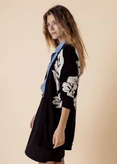 Flower Blomstret cardigan - Svart 4 - Indiska