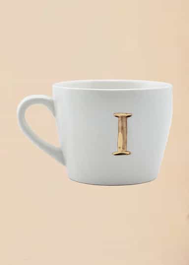 MO1 Mugg med bokstav - I NO - Indiska