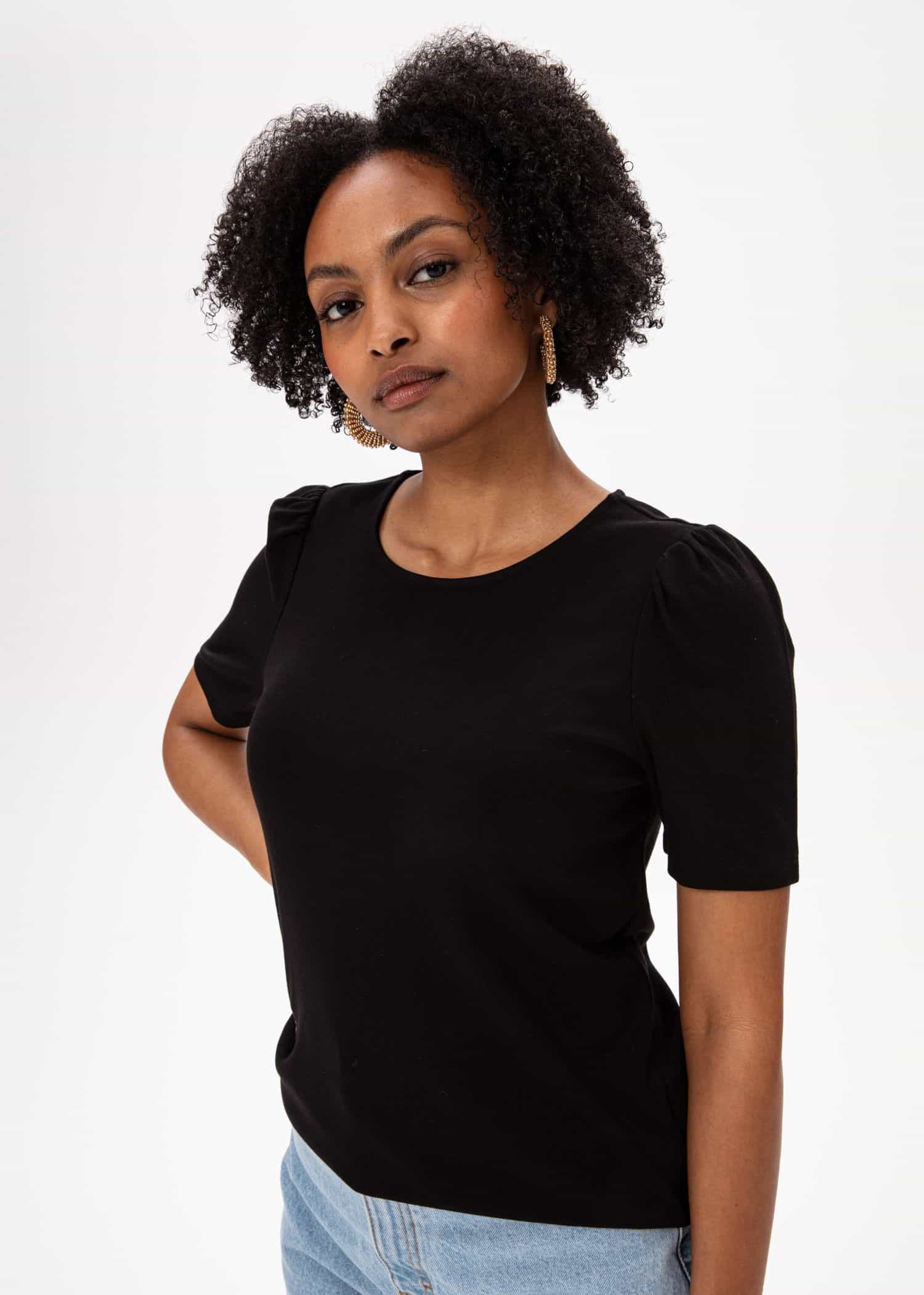 GWEN T-shirt med puffärm - Svart 1 - Indiska