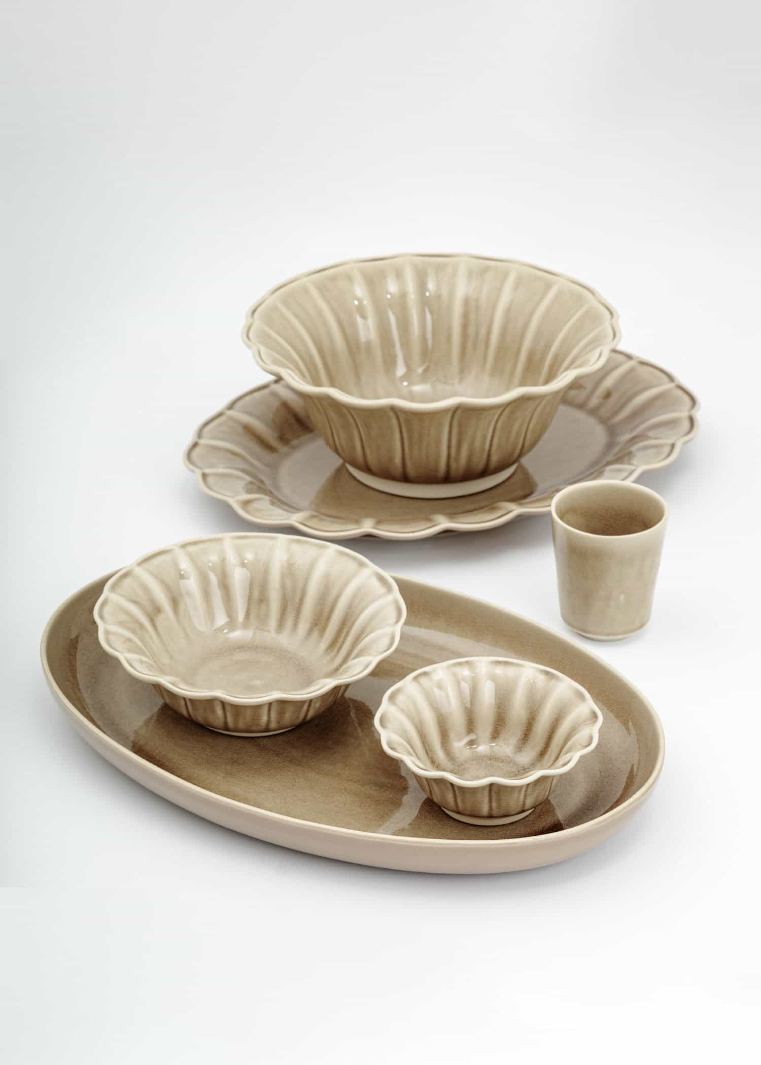 MATHILDA Serveringsfat i stengods - Beige 2 - Indiska