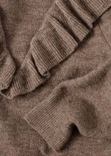 RUFFLE Beige röyhelöpusero - Beige 2 - Indiska