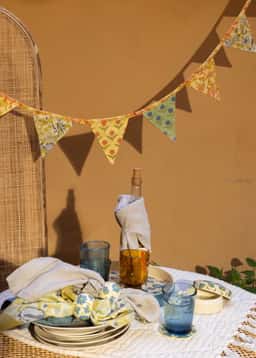 FREDDIE FLAG GARLAND - MULTI