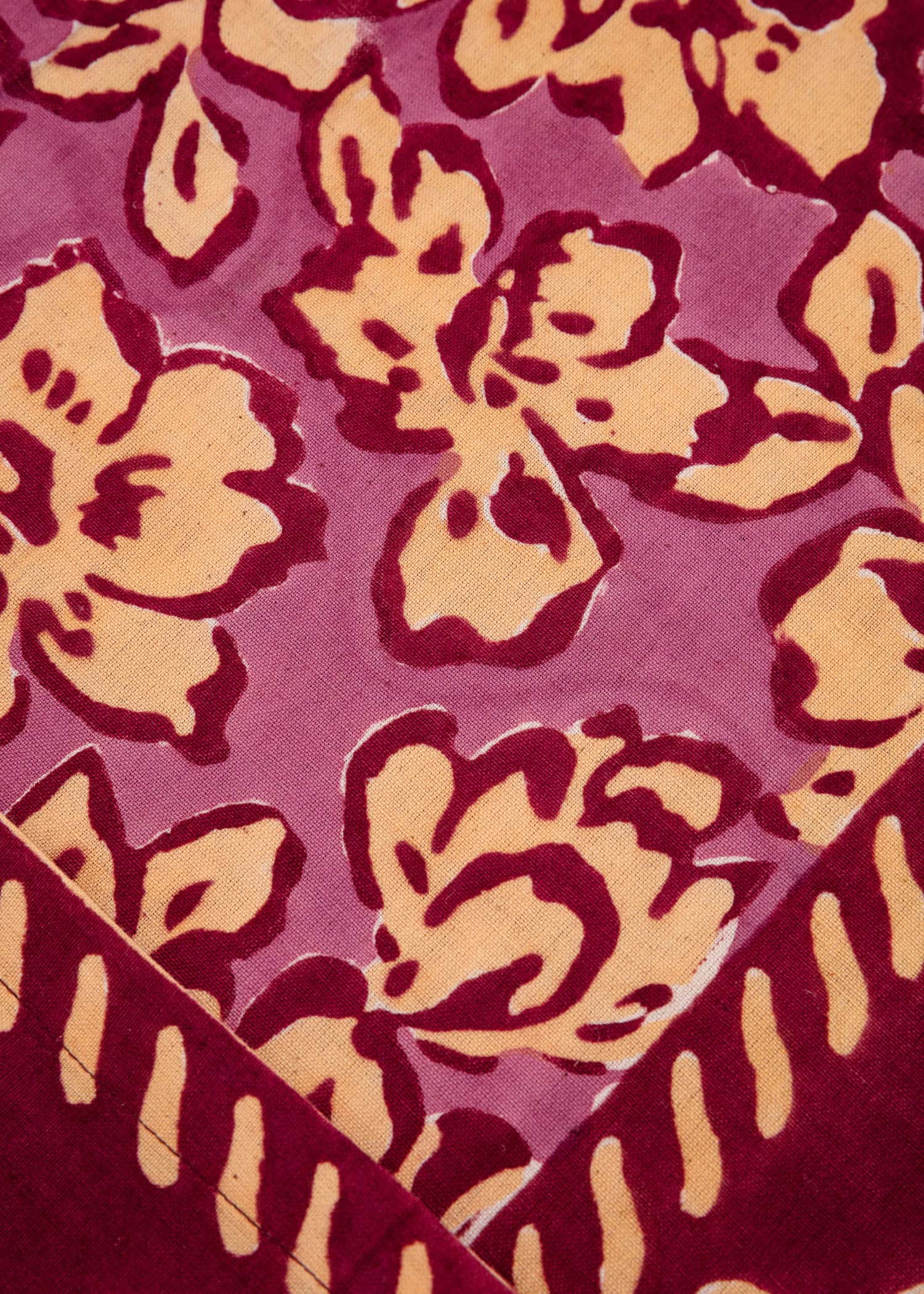 Viny Blommig handtryckt duk - Rosa 3 - Indiska