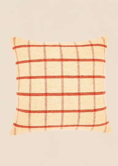 Clara Punainen ruutukuvioinen tyynynpäällinen - Beige 1 - Indiska
