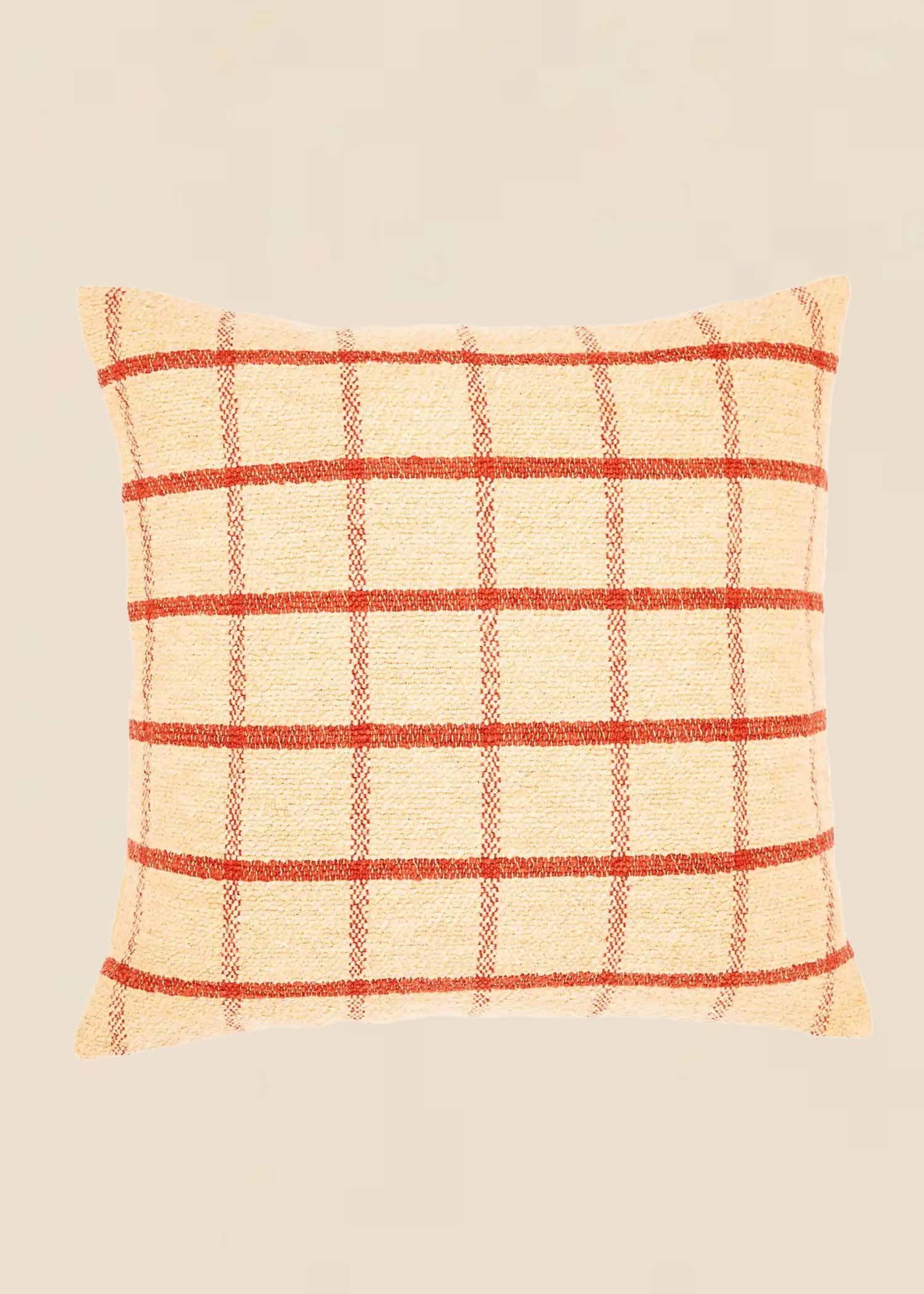 Clara Punainen ruutukuvioinen tyynynpäällinen - Beige 1 - Indiska