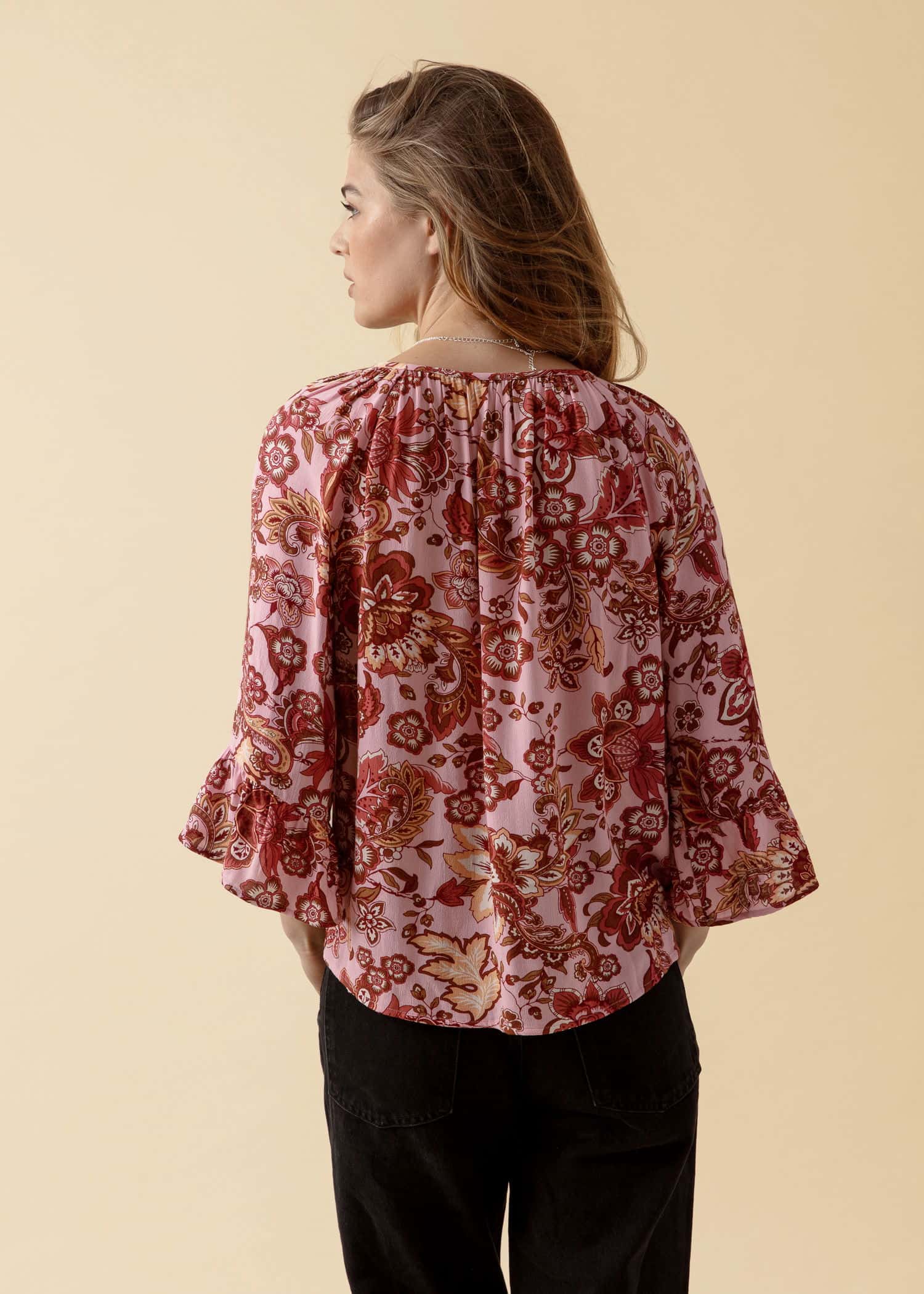 DOLLIE Blommig blus med 3/4 ärm - Rosa 3 - Indiska