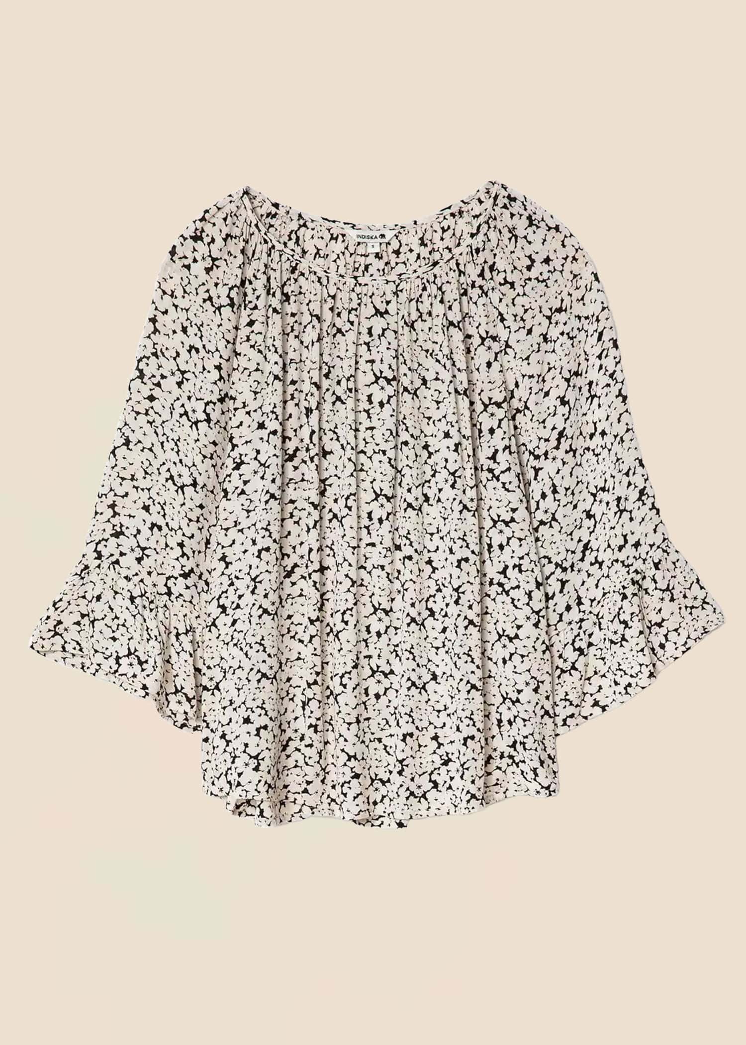 DOLLIE Kukallinen pusero 3/4-pituisilla hihoilla - Musta 1 - Indiska