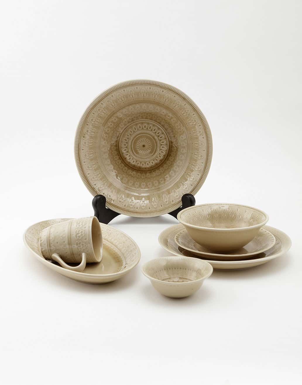 CHENNAI Soikea tarjoiluastia kivitavarasta - Beige 2 - Indiska