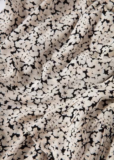 DOLLIE Kukallinen pusero 3/4-pituisilla hihoilla - Musta 2 - Indiska