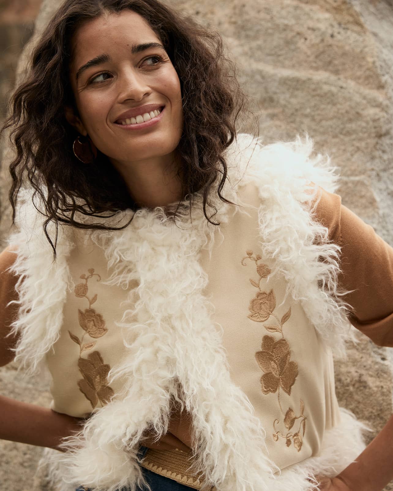 https://a.storyblok.com/f/301127/1284x1605/daba6e02c1/hostmode-v32-boho.jpg