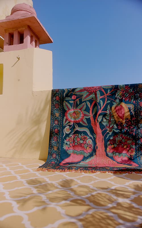https://a.storyblok.com/f/301127/500x800/46a3bb15c9/squaretextil.jpg