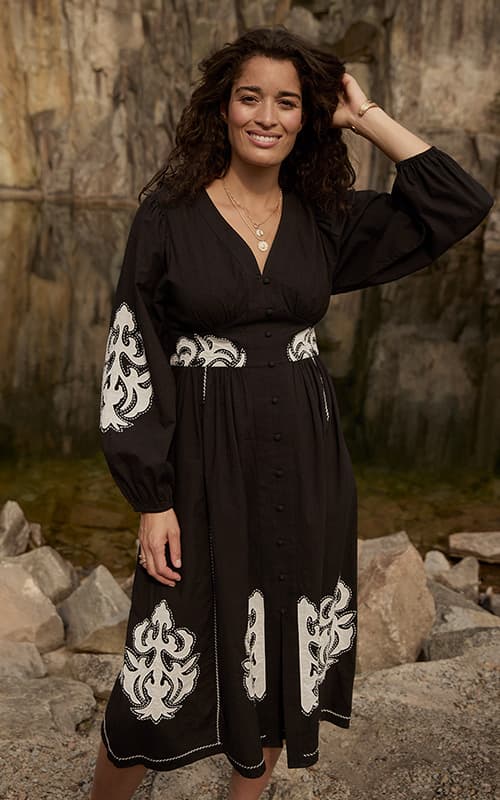 https://a.storyblok.com/f/301127/500x800/627501b4a7/klanningtunika1133.jpg