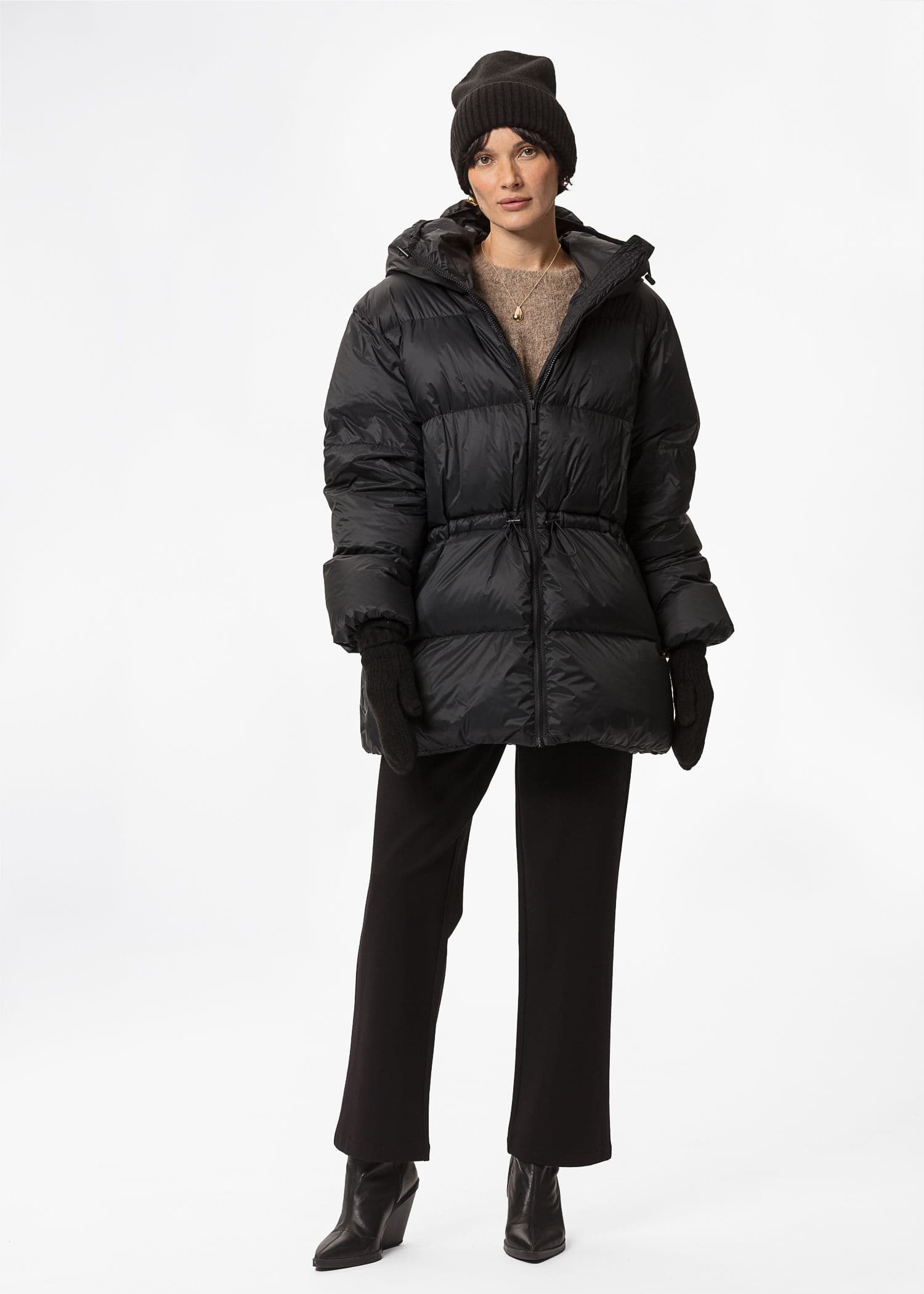 IGLOO DOWN JACKET - Black