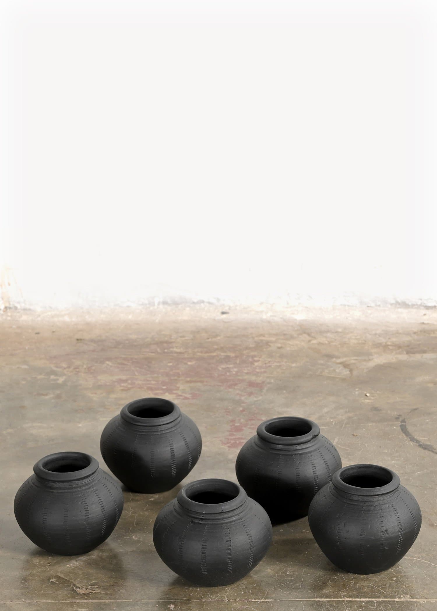 Terracotta vase S - Black