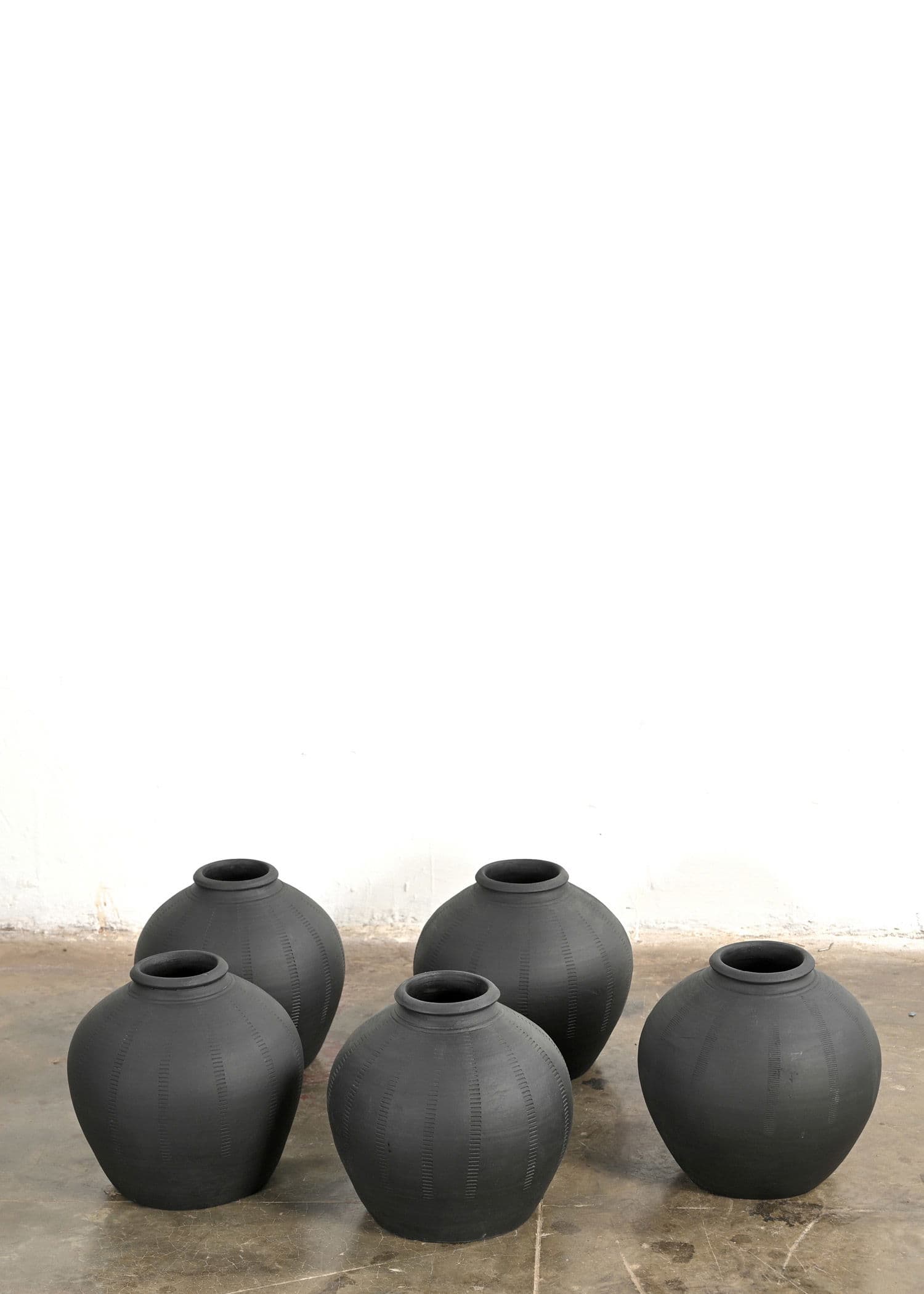 Terracotta vase - Black