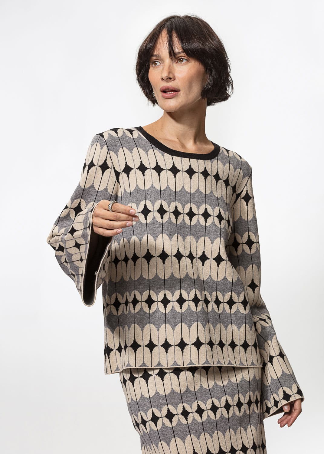THEA SWEATER - GREY