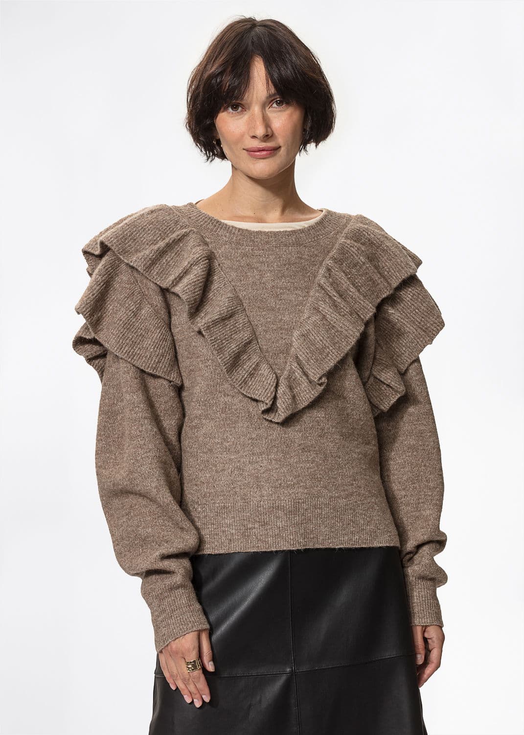 RUFFLE SWEATER - BEIGE