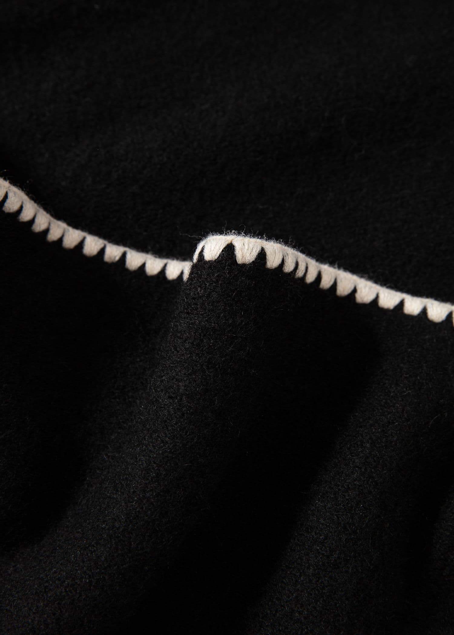 OTTI SWEATER - Black