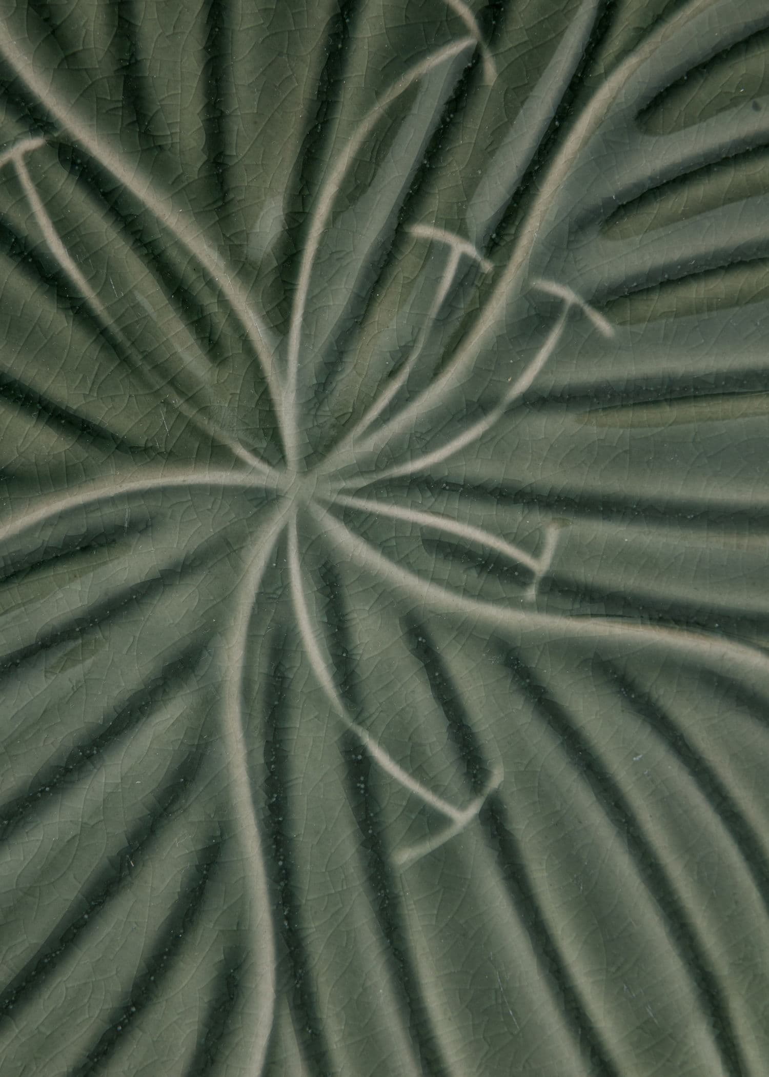 FLOWER PLATE - GREEN