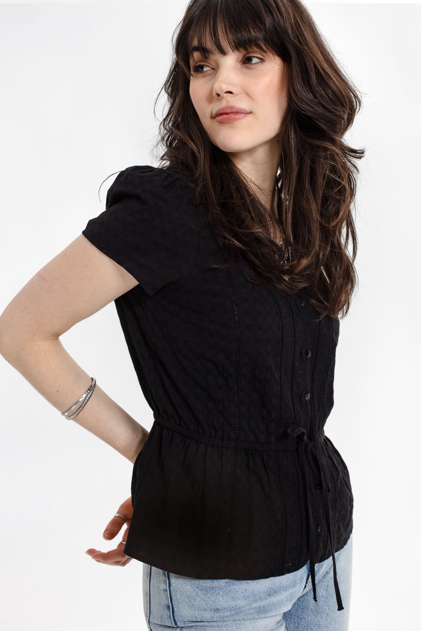 WINNIE Svart blus med spets - Svart 1 - Indiska