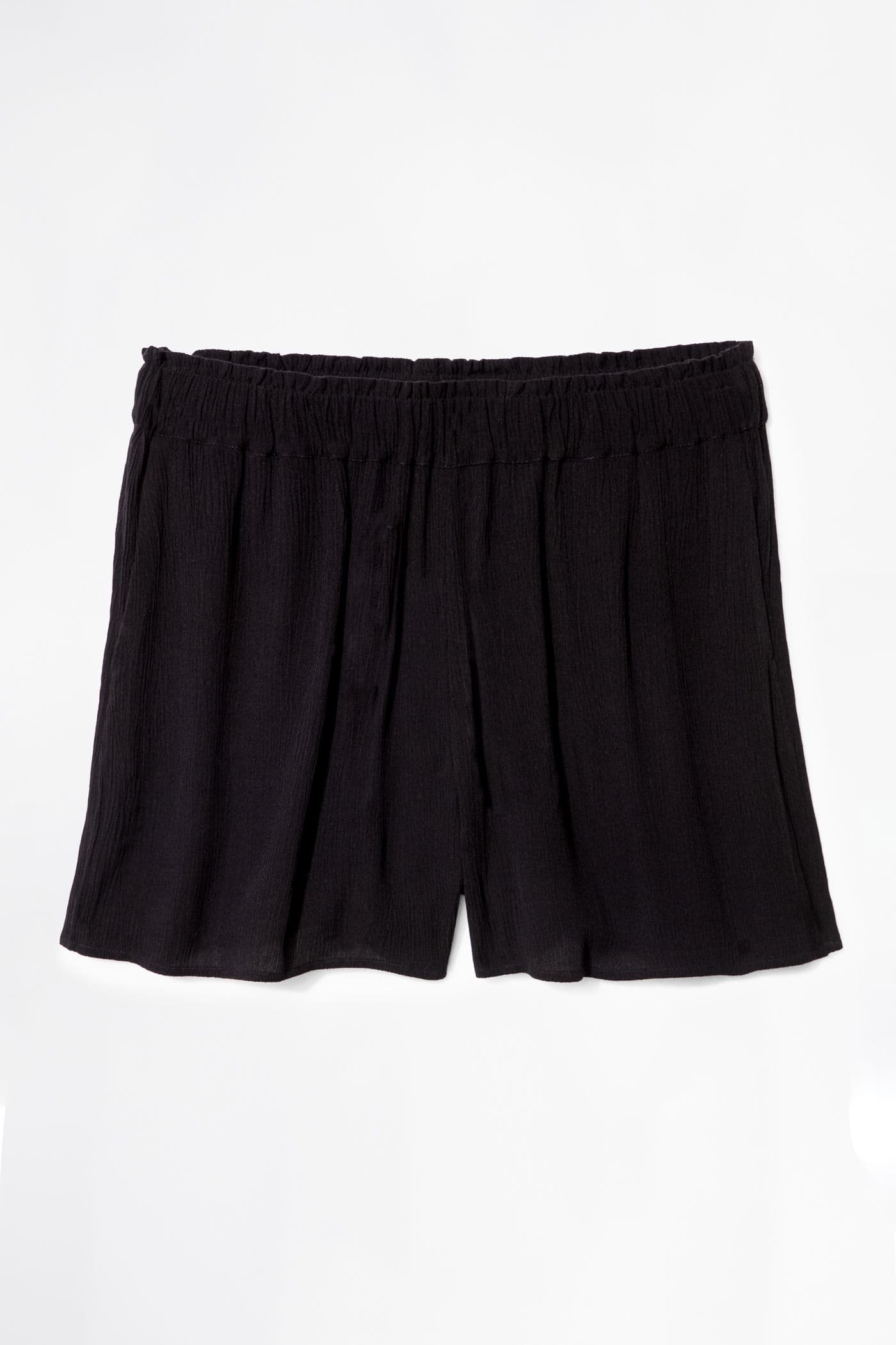 LILA Svarta krinklade shorts - Svart 1 - Indiska