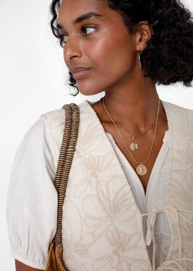 VINA Brodert vest - Hvit 3 - Indiska