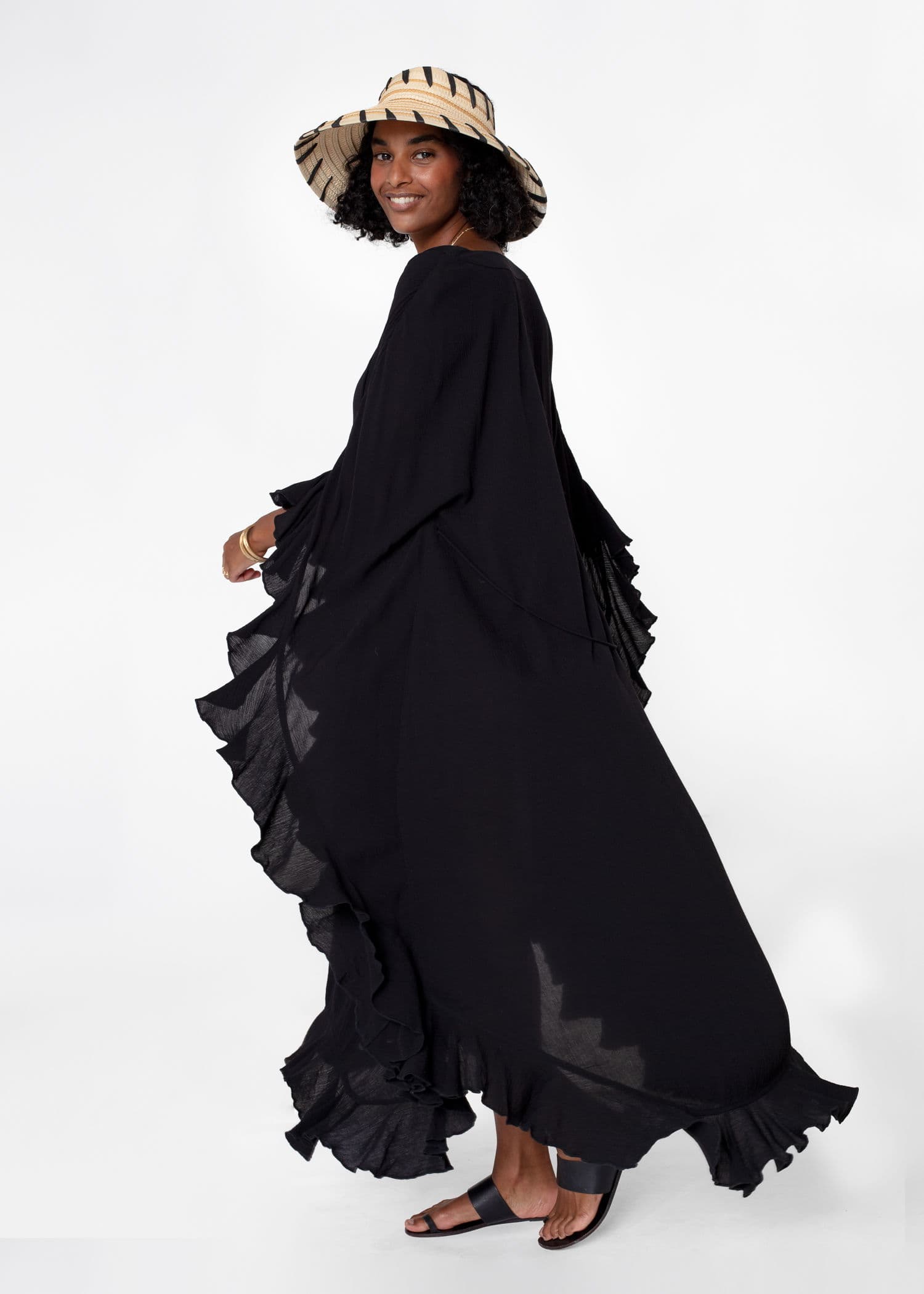 RUBY Svart kaftan med volang - Svart 1 - Indiska