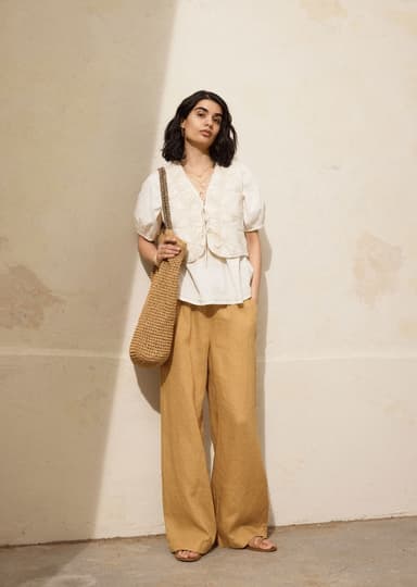 VINA Brodert vest - Hvit 1 - Indiska