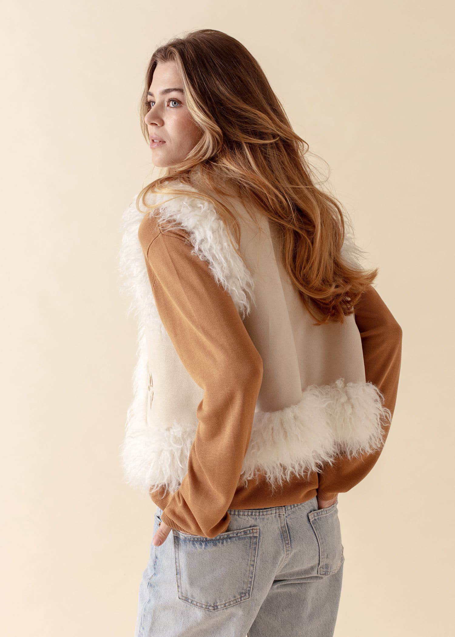 GILLIAN Beige vest med broderi og luftig kant - Beige 3 - Indiska