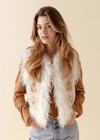 GILLIAN Beige vest med broderi og luftig kant - Beige 4 - Indiska