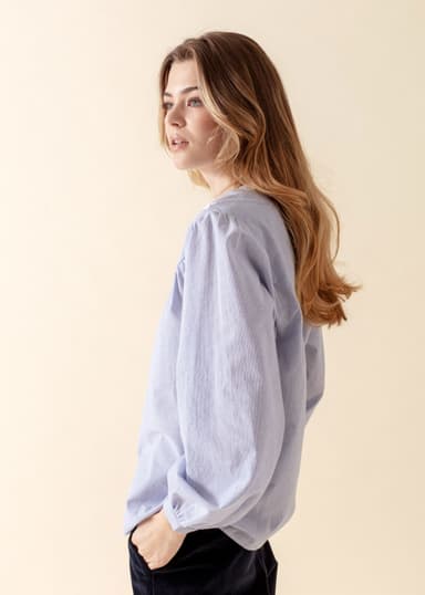 NILA Lyseblå brodert bluse - Blå 2 - Indiska
