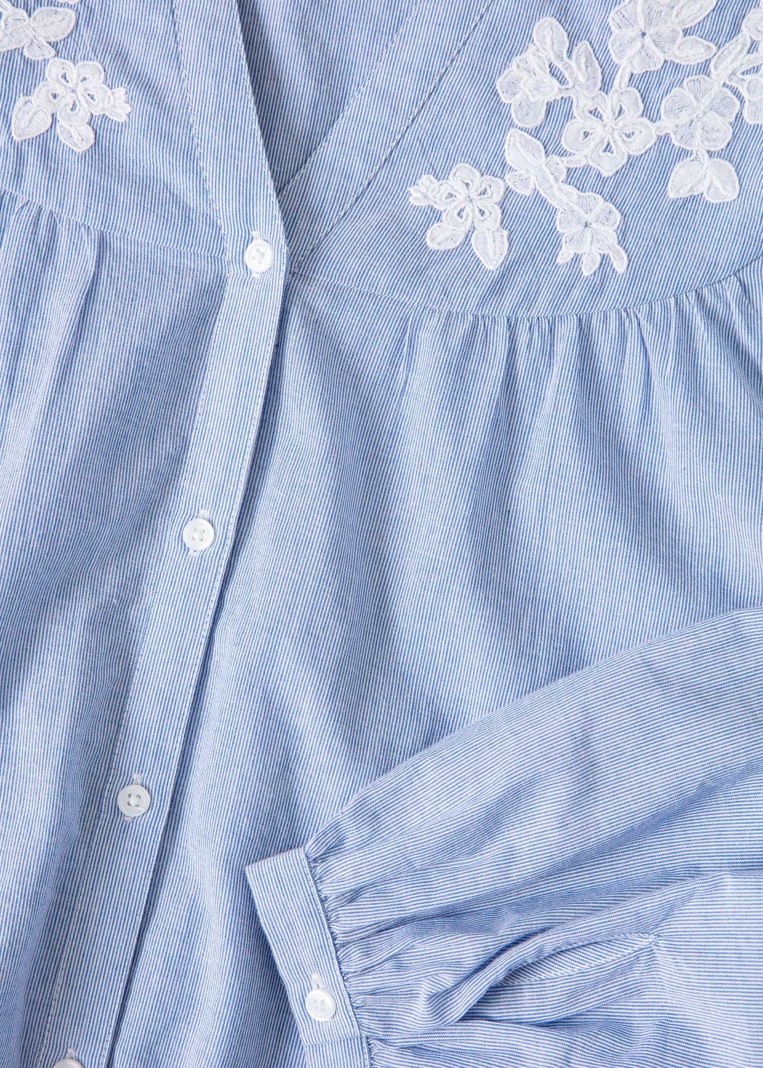 NILA Lyseblå brodert bluse - Blå 6 - Indiska