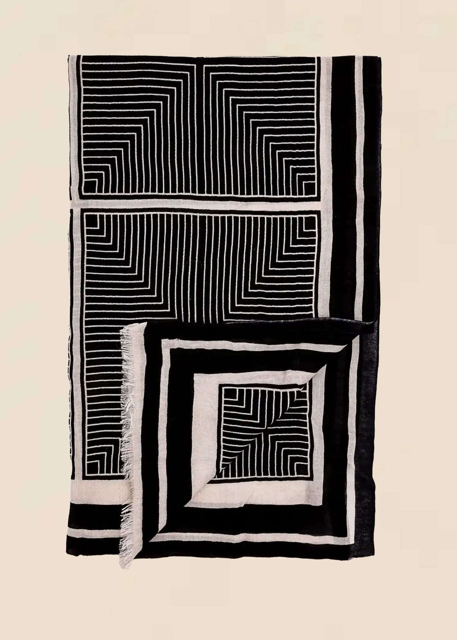 STRIPED Pitkä kuviollinen huivi - Musta 1 - Indiska
