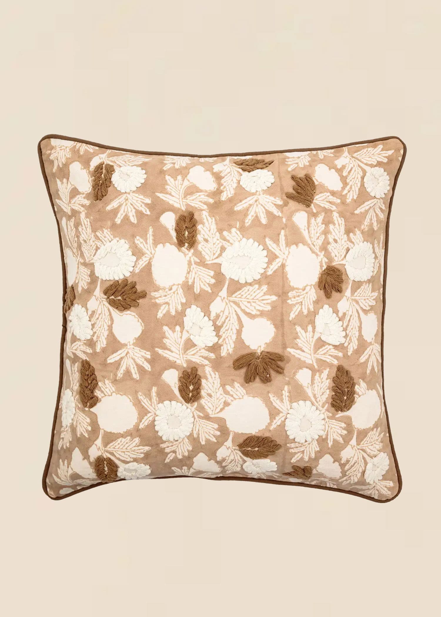 Laura Käsinpainettu tyynynpäällinen - Beige 1 - Indiska