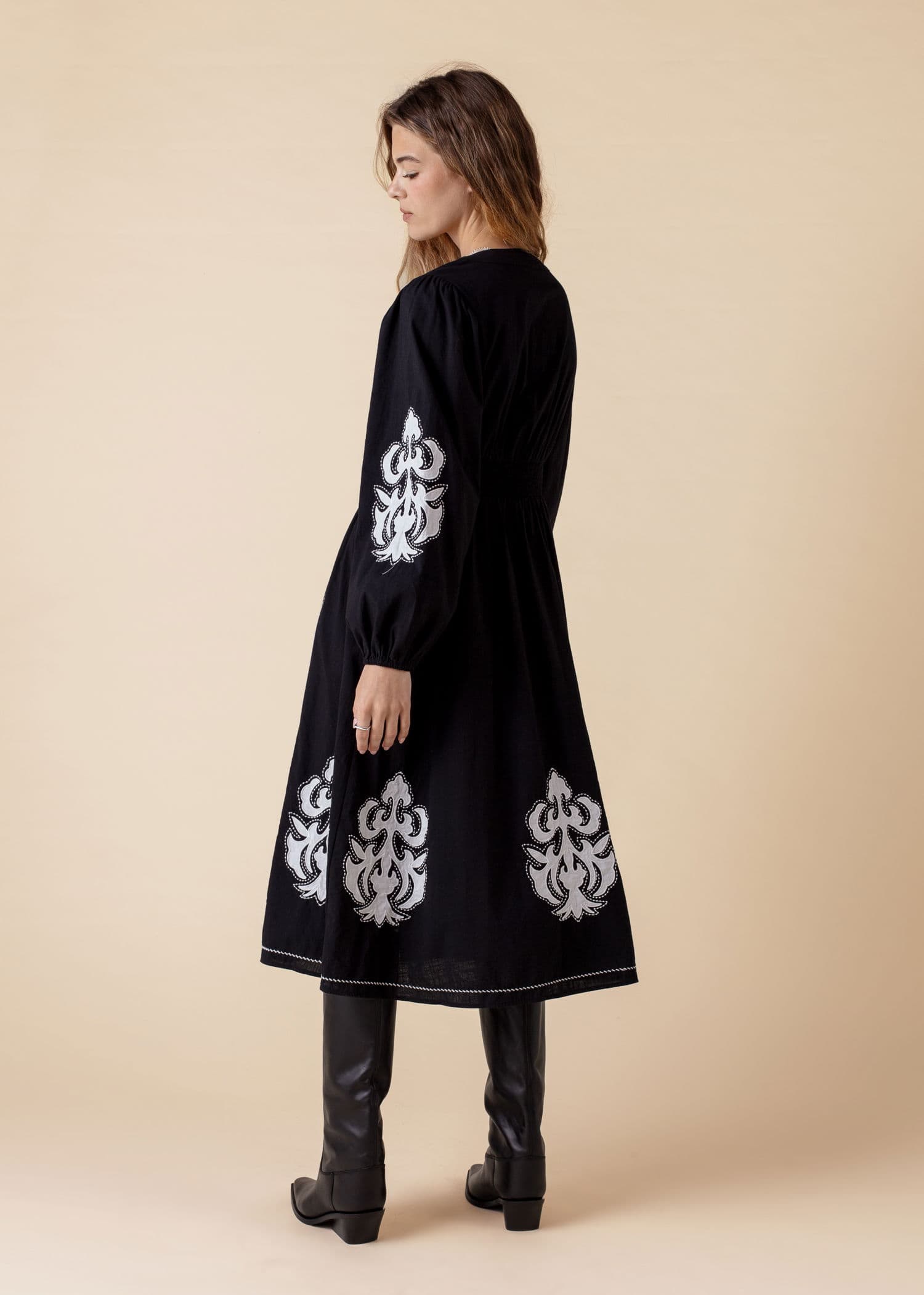 PENELOPE Svart brodert kjole - Svart 2 - Indiska