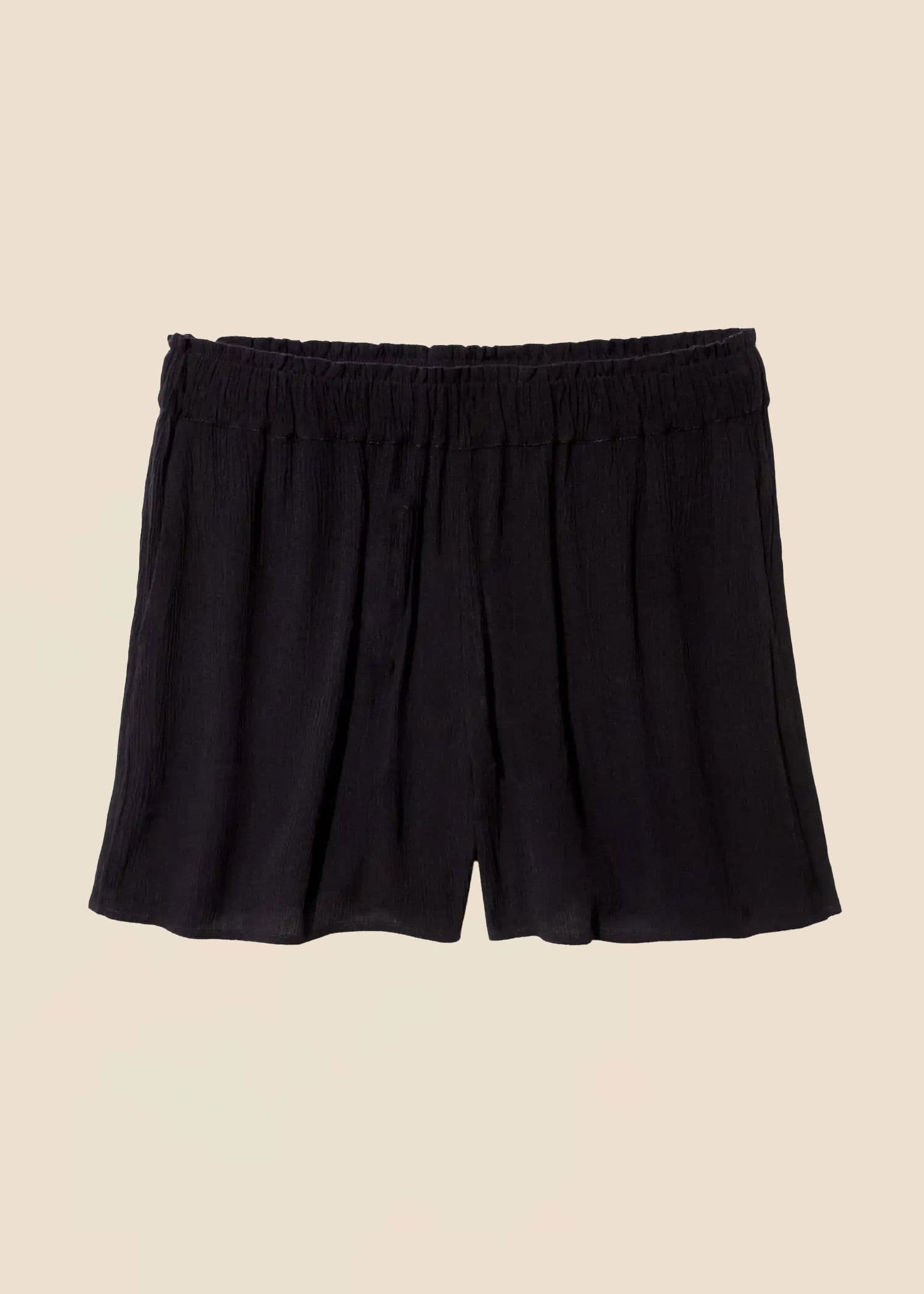 LILA Rynket shorts - Svart 1 - Indiska