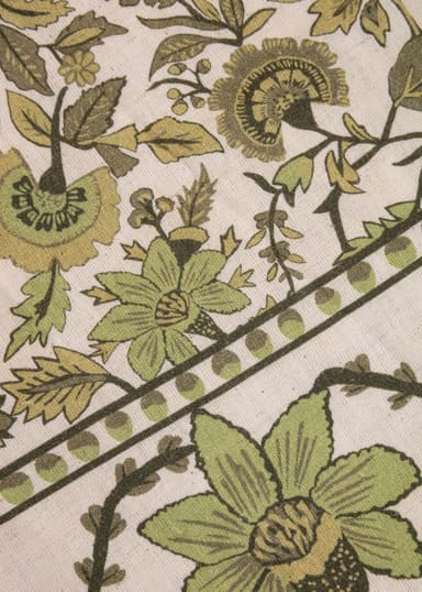 Veda Grønn duk med vakre blomster - Grønn 3 - Indiska
